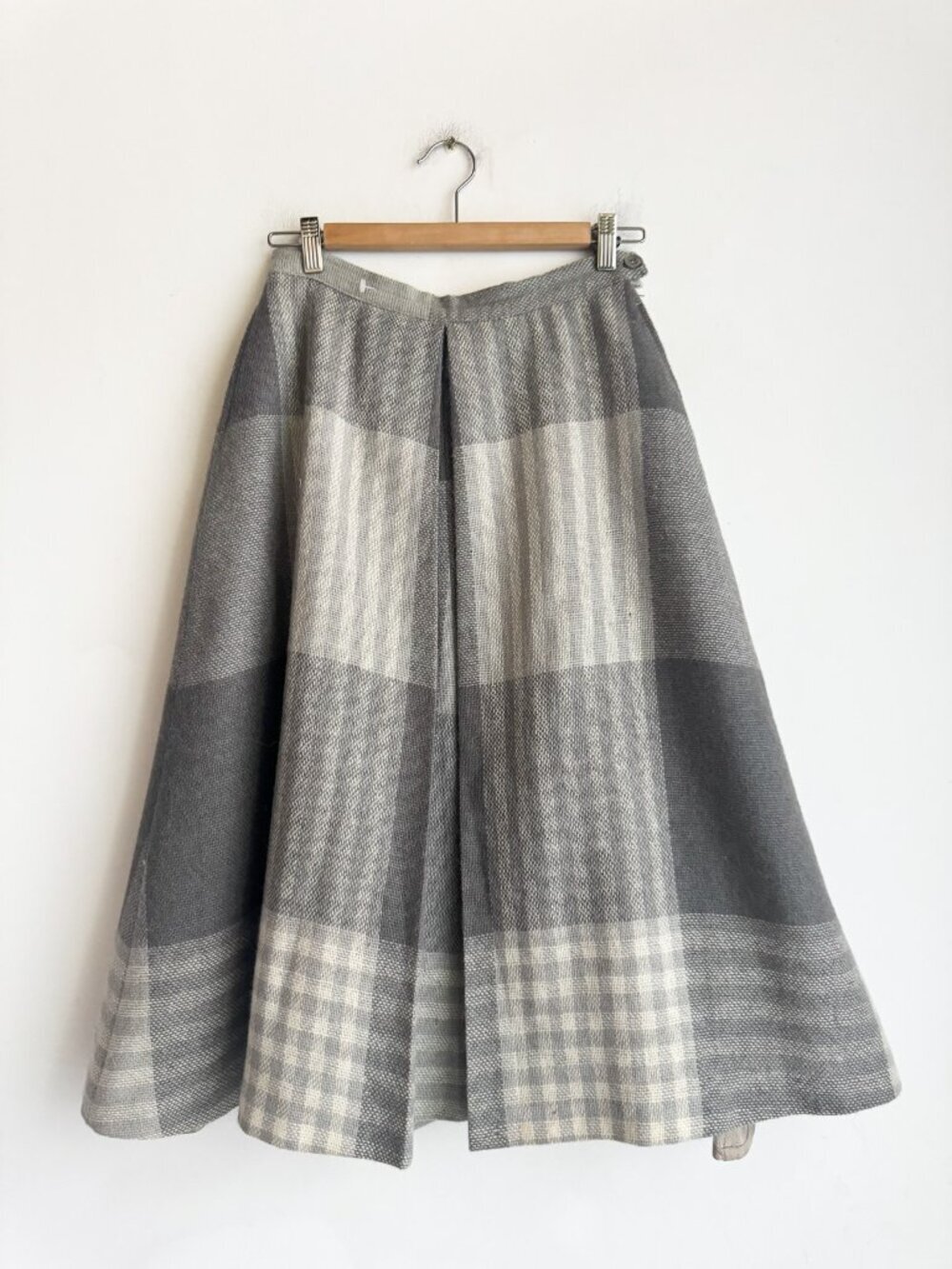 Vintage Portrait by Laura Biagiotti Wool Alpaca Blend Grey White Plaid Skirt S